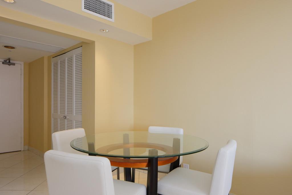 Ocean Breeze Apartment Miami Beach Room photo